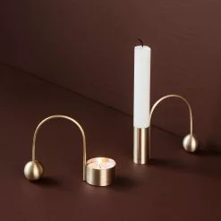 Ferm LIVING Balance Candle Holder, Brass -Knoppen & handgrepen Verkoop ferm living balance candle holder 18 1